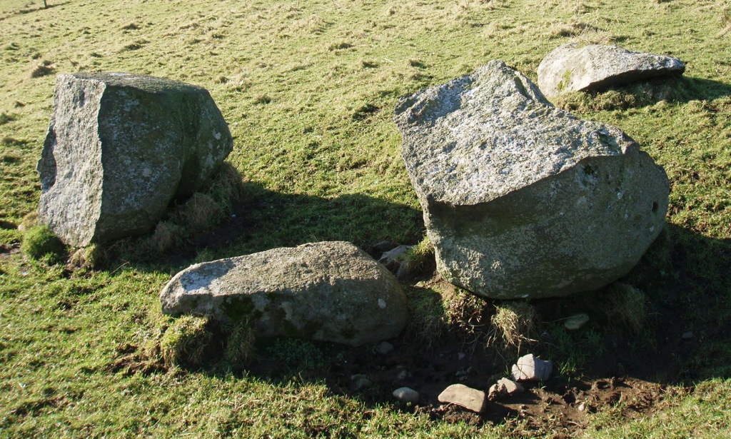 The broken grey boulder, Cloichlea
