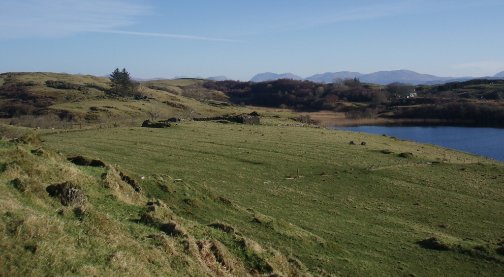 The ruined township of Cloichlea, with the broken grey stone to the right 1.03.2017