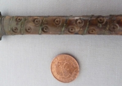 Achinduin Dig 16thC knife hilt decorated with fleur-de-lys